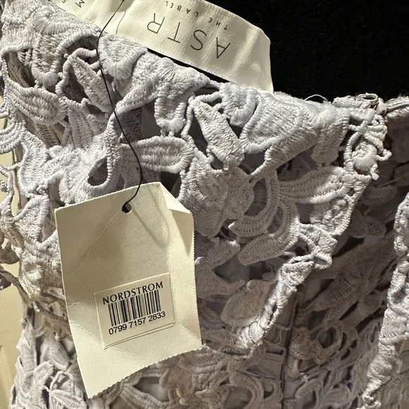 ASTR Lavender lace dress - Picture 10 of 10